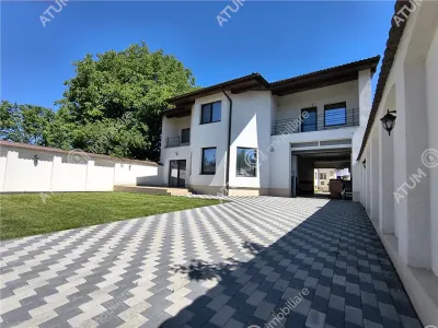 De inchiriat casa ultramoderna cu 4 camere 3 bai si dressing 170 mp utili in Sibiu - Sibiu