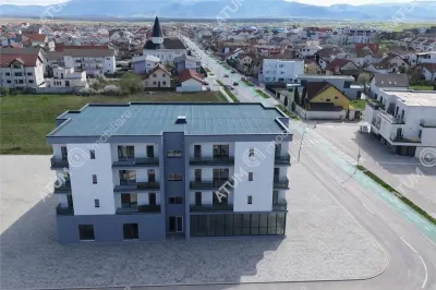 De vanzare apartament finisat la cheie cu 3 camere si balcon zona Pictor Brana din Selimbar - foto 3