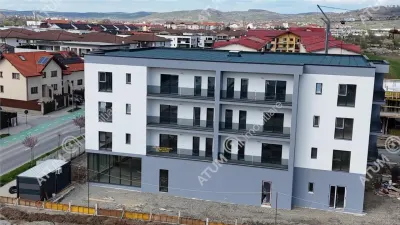 Apartament de vanzare la cheie cu 3 camere decomandate la etajul 2 in Selimbar zona Pictor Brana - foto 5