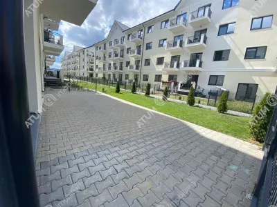 Spatiu comercial 67 mp utili de inchiriat in Selimbar zona Brana - foto 7