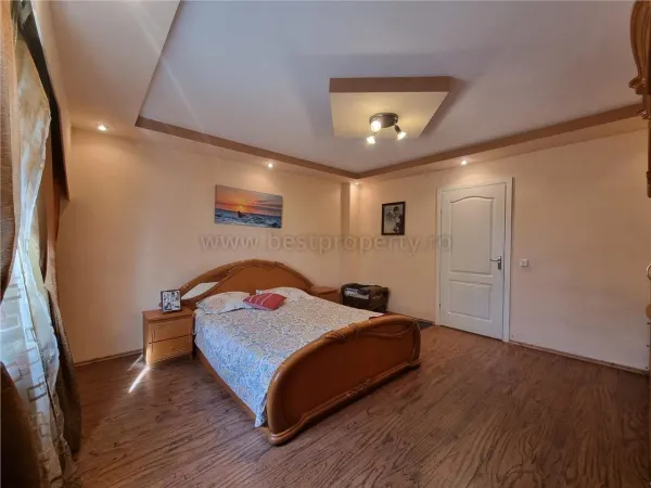 Casă 6 camere Sibiu - poza 1