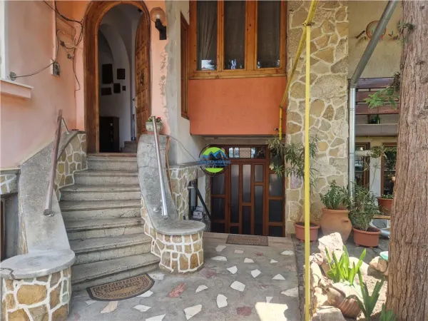 Casă 4 camere Ploiești - poza 1