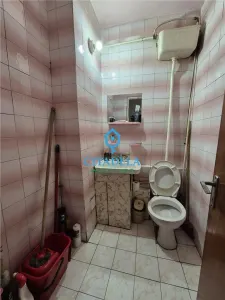 Apartament 3 camere,,decomandat,etaj 3, Sebes 67000 eur - foto 6