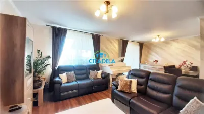 Duplex de Vânzare în Cetate | 4 Camere | Finisaje Premium | Gata de Mutare - foto 1