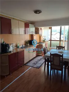 Apartament 2 camere,decomandat,Cetate Mercur 86000 euro - foto 5