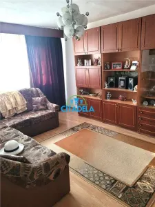 Apartament 3 camere decomandat Cetate Bulevard,65000 eur - foto 7
