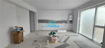 Apartament 3 camere bloc nou, 107000 euro - foto 1