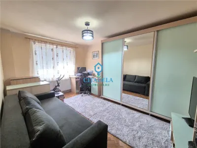 Apartament 2 camere, decomandat Cetate 90000 euro - Alba Iulia