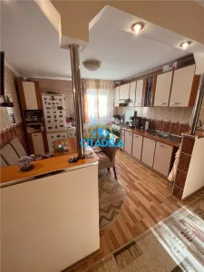 Apartament 3 camere Cetate,etaj 3,75000 eueo - foto 4