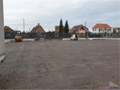 Teren intravilan imprejmuit de inchiriat pe Careiului - foto 5