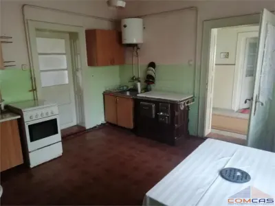 CASĂ IN APA 33500 - foto 4