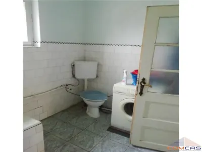 CASĂ IN APA 33500 - foto 5