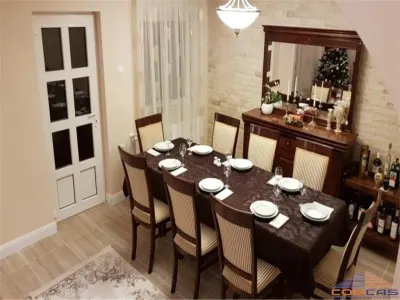 VILA DE VANZARE str.AUREL VLAICU - foto 2