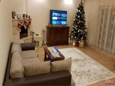 VILA DE VANZARE str.AUREL VLAICU - foto 3
