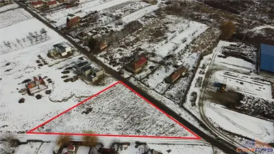 De vanzare teren intravilan in suprafața totală de 700 mp - foto 1