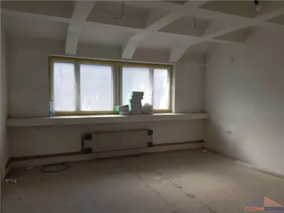 De Inchiriat spatiu Comercial CENTRU - foto 23