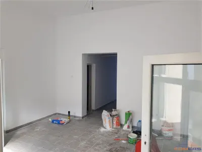 De Inchiriat spatiu Comercial CENTRU - foto 4
