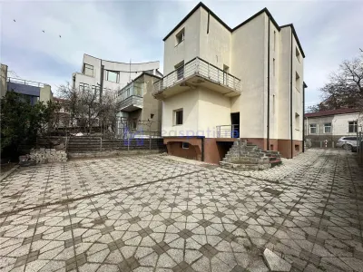 Cladire centrala Iasi, birouri/ medical, 325mp - foto 2