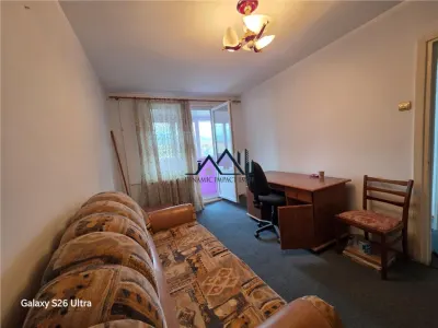 Garsonieră de vanzare decomandată strada Octavian Goga cartierul Tracorul - Brasov