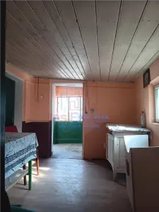 str Principala Vorovesti TEREN 1200mp cu CASA batraneasca 64mp toate utilitatile - foto 10