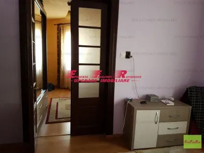 EFR UPGRADE - Casa cocheta (parter si curte) inchiriere zona str Gherghel - Domenii - foto 11