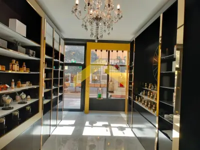 Spatiu comercial de inchiriat, zona Ultracentral - foto 2