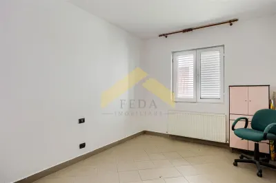 Apartament cu 3 camere de inchiriat, Comuna Galsa Arad - foto 8