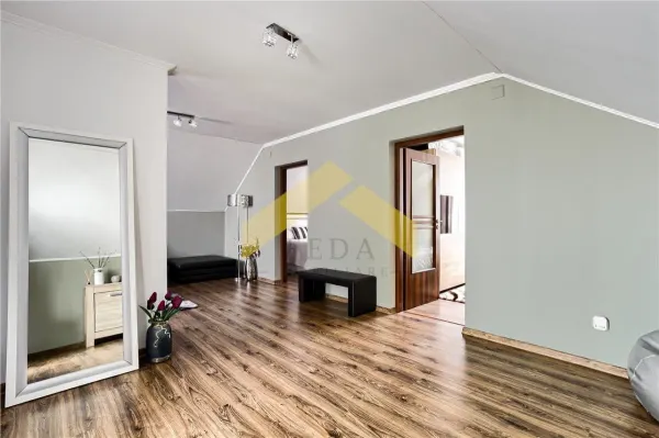 Casă 10 camere Ineu - poza 2