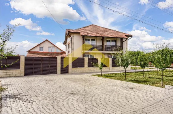Casă 10 camere Ineu - poza 11