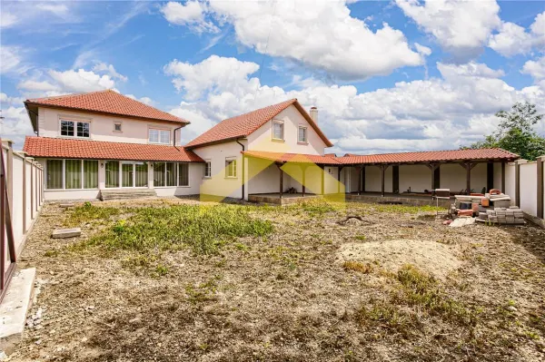 Casă 10 camere Ineu - poza 18