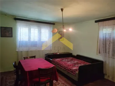 Casa 3 camere de vanzare in sat Ghioroc, judetul Arad - foto 5