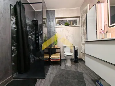 Casa de vanzare in cartierul Via Carmina, Vladimirescu - foto 15