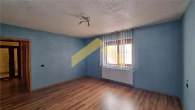 Casa cu etaj in Zadareni de vanzare - foto 9