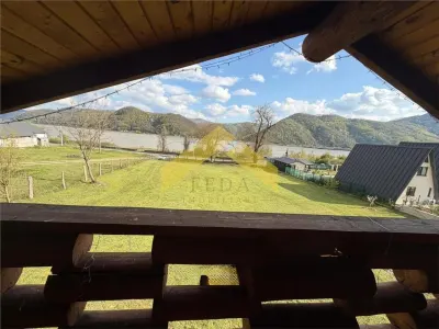 Cabana din piatra de codru si busteni pe Clisura Dunarii, Caraș-Severin - foto 10