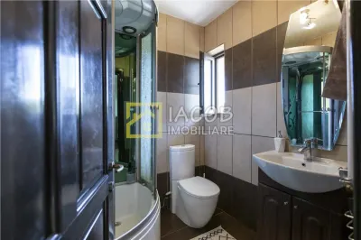 Vila cu 6 camere, 952 mp teren, Saucesti, Bacau - foto 17