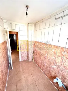 Apartament 3 camere, str. Milcov, Bacau - foto 6