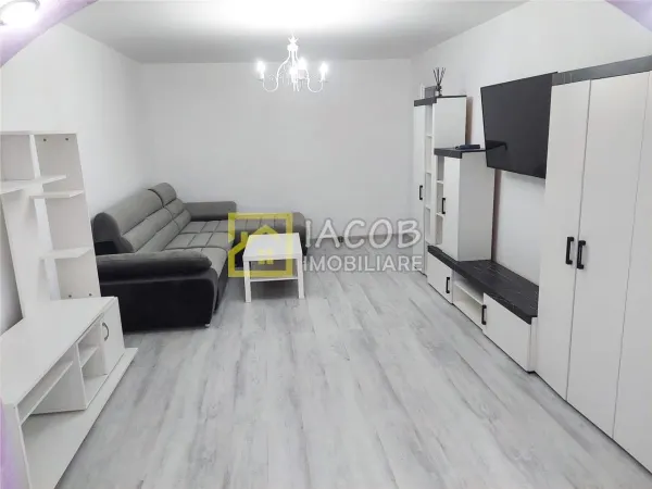 Apartament 3 camere Bacău - poza 1