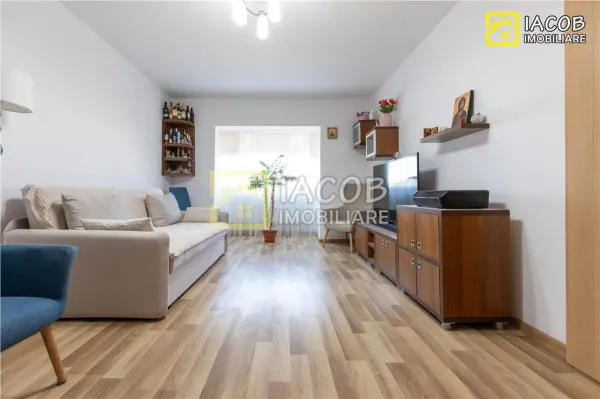 Apartament 3 camere Bacău - poza 1