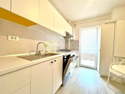 Apartament 3 camere semidecomandate Arena Residence Bacau - foto 1