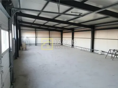 De inchiriat - Hala cu suprafata de 146 mp in Hemeius - foto 2
