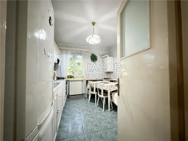 Apartament 3 camere Bacău - poza 5