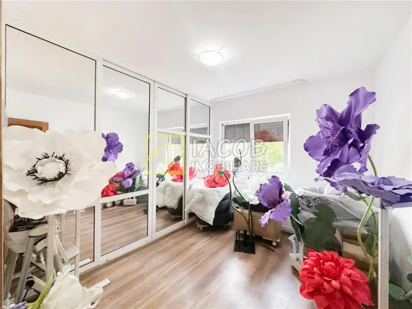 Apartament 3 camere Bacău - poza 1