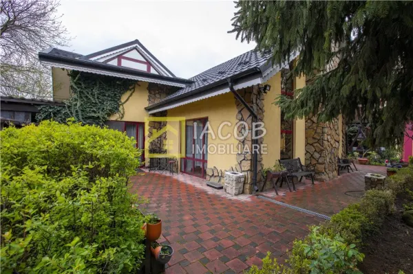 Casă 5 camere Margineni - poza 1