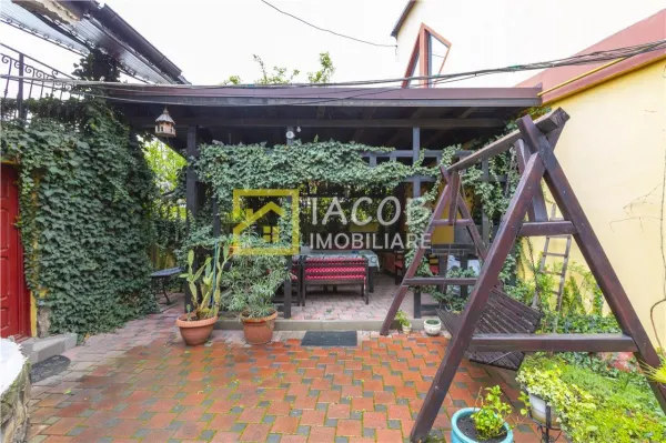 Casă 5 camere Margineni - poza 2