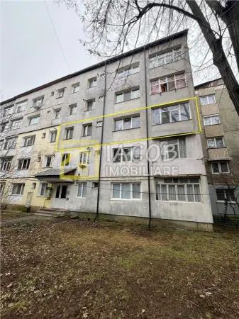 Apartament 3 camere Bacău - poza 1