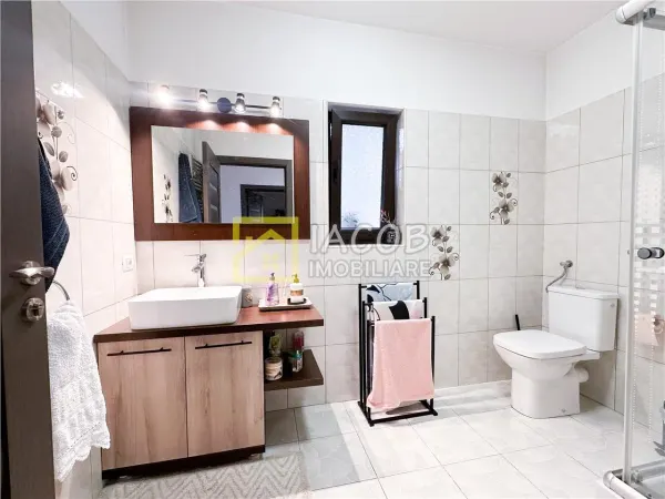 Casă 5 camere Bacău - poza 25