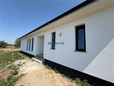 Casa Noua de Vanzare in Satu Mare| Doua compartimentari disponibile | Strada Odobescu | 124 mp Utili, 480 mp Teren, 3 Dormitoare, Incalzire in Pardoseala | 154.000 Euro - Satu Mare