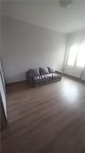 De inchiriat: Apartament cu 3 camere in zona Centrala - foto 2