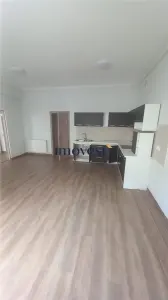 De inchiriat: Apartament cu 3 camere in zona Centrala - foto 7