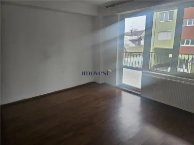 Apartament 3 camere Satu Mare - poza 2